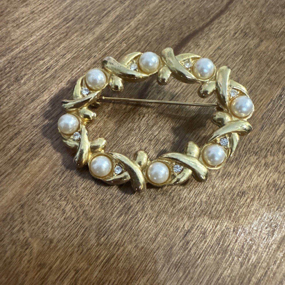 Napier Wreath Brooch Gold Tone Faux Pearl Pin Vintage 1.5 in